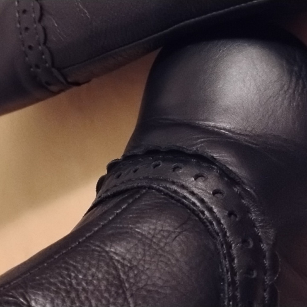 La Canadienne Tahra Kitten Heel Tall Black Leather Boots Size 7 - Picture 7 of 8